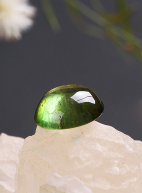 大颗粒碧玺克拉以上印度工圆弧形