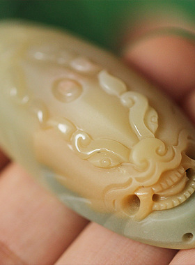 阿拉善玛瑙大师级双头兽面雕件