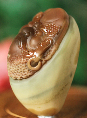 阿拉善玛瑙老师傅浮雕挂件吊坠