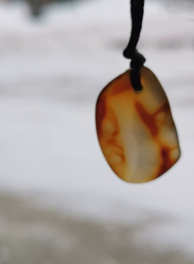 双十二搞活动逊克北红玛瑙随形吊坠颜色通透俏色鲜艳样式多随机发