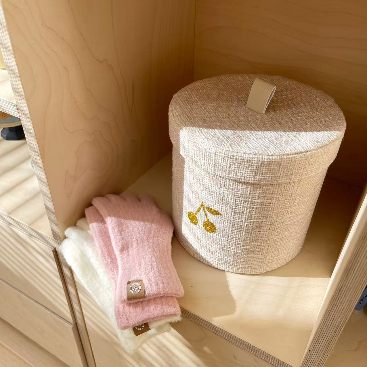 Exported Korean cherry storage box desktop plush toys stationery skin care products dressing table storage box with lid