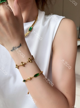 百搭绿色手链复古彩宝腕饰