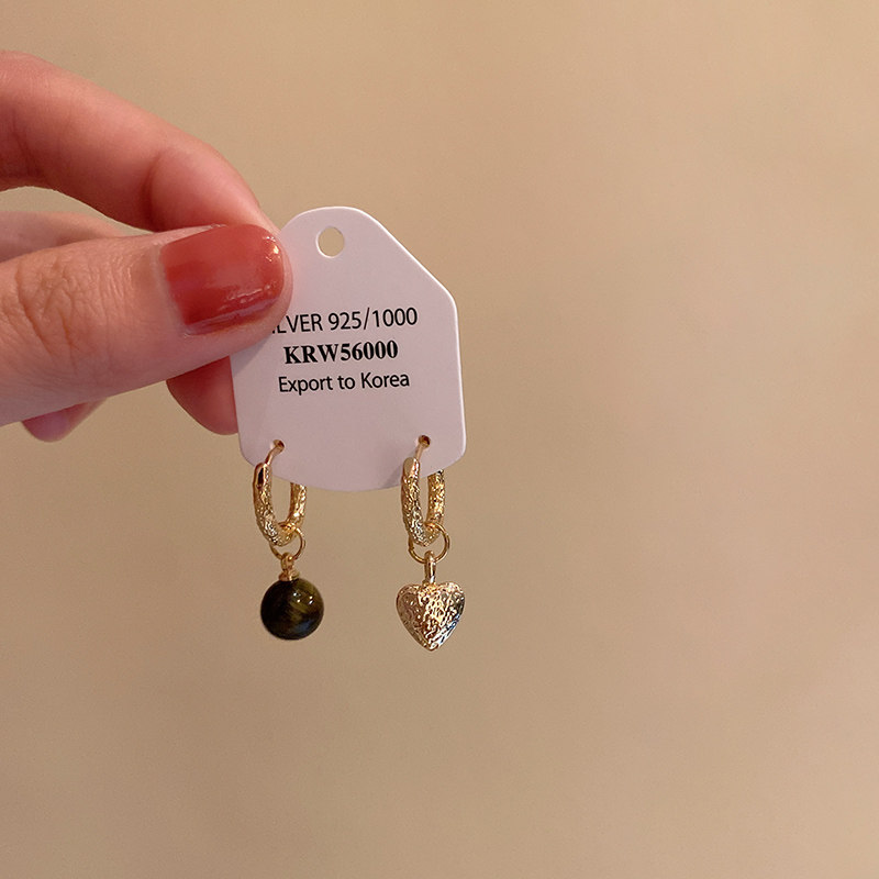 不对称虎眼石爱心耳环高级感耳扣2025新款爆款小众气质秋冬耳饰女,淘宝优惠券,粉丝福利购,淘宝优惠卷