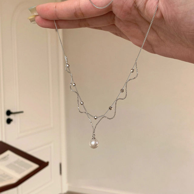 French retro silver lace imitation pearl necklace, high-end light luxury niche design, stackable and elegant clavicle chain for women