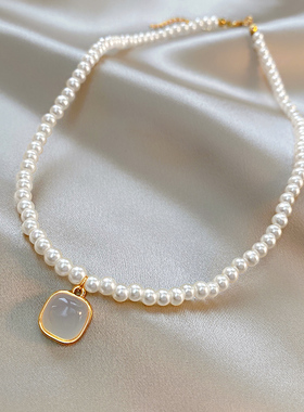 简约方形猫眼石珍珠项链女2026年新款款爆款轻奢锁骨链复古配饰