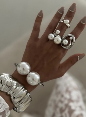 欧美跨境 质感光面水滴抱抱手镯 时尚潮流设计感弹簧手环