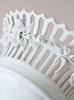 w1962陶瓷镂空欧式风栅格摆件