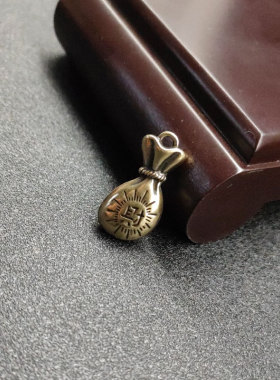 复古典藏国风艺术黄铜摆件古法手工匠作小钱财袋钥匙扣挂件手把件