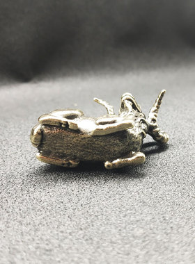 复古典藏国风艺术黄铜摆件古法手工匠作笑公羚山羊角镇纸压尺茶宠