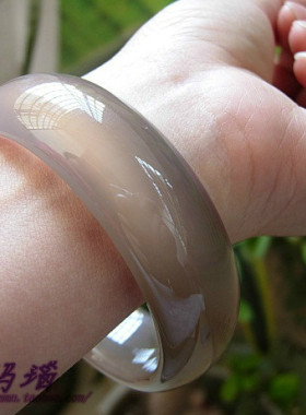 加宽加厚通透玛瑙手镯热销推荐