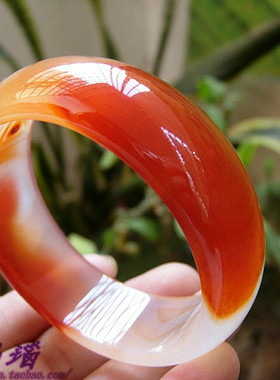 本命年红玛瑙纹理加宽加厚手镯