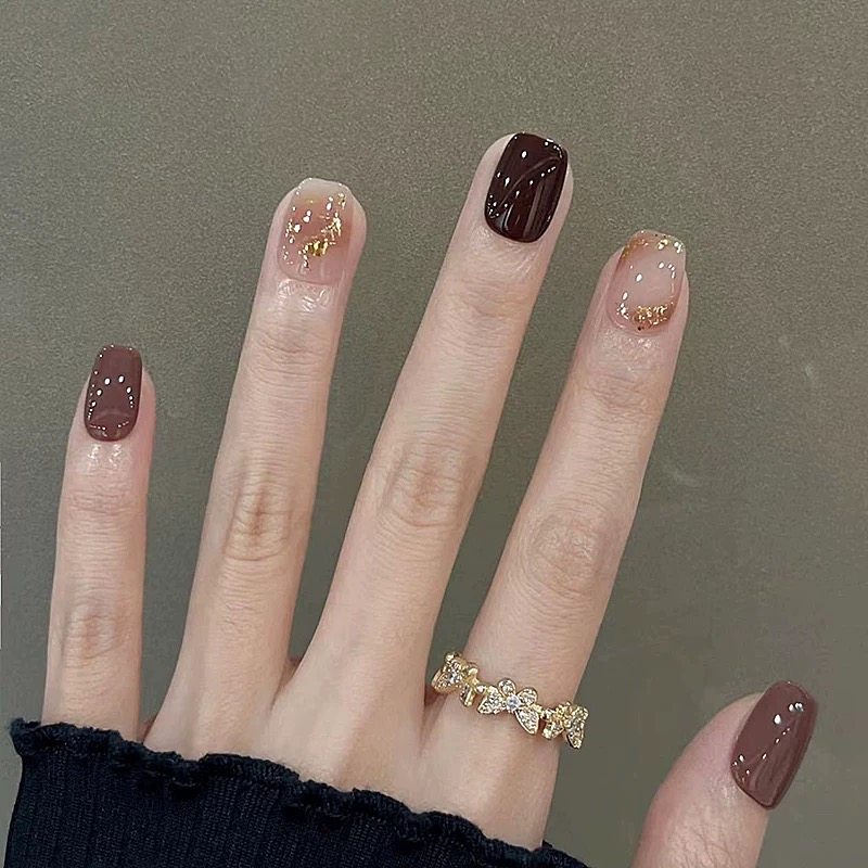 2026新款秋冬美拉德短款高级感百搭气质显白碎闪棕色美甲贴片,淘宝优惠券,粉丝福利购,淘宝优惠卷
