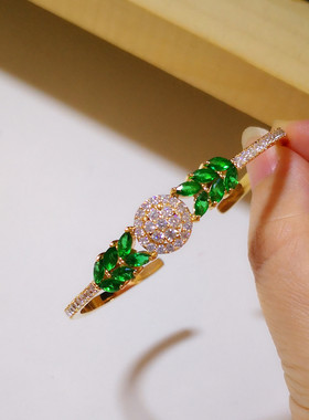 彩色超闪锆石玉髓蛋面形抽拉式手链轻奢高级感清货气质百搭手镯女