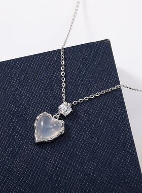 s925纯银锆石白玉髓爱心吊坠项链轻奢高级感锁骨链新款爆款毛衣链