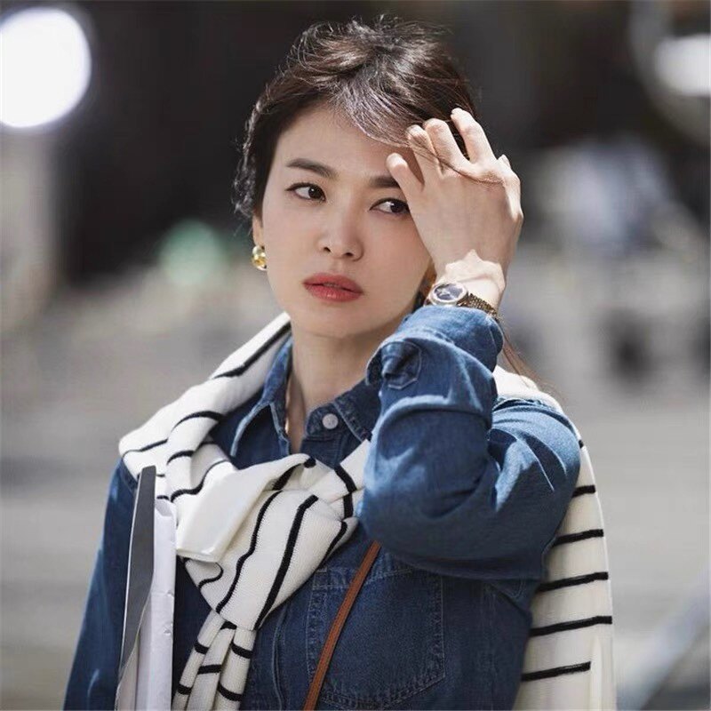 搭配新品~韩国ins博主搭配推荐简约黑白条纹针织披肩外搭小坎肩