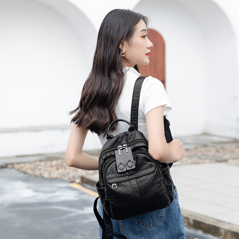 多袋真皮女2021年新款百搭双肩包 欧比时双肩背包