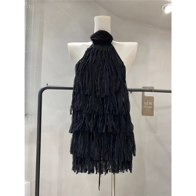 Sexy backless ສີແຂງ tassel halter ຄໍສາມມິຕິລະດັບດອກ suspender ເທິງ summer ladies ສີແຂງຂະຫນາດໃຫຍ່ backless ເທິງສໍາລັບແມ່ຍິງ