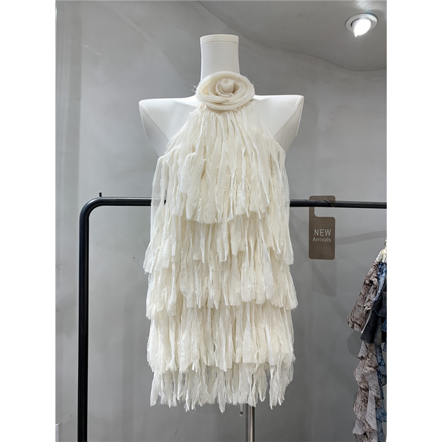 Sexy backless ສີແຂງ tassel halter ຄໍສາມມິຕິລະດັບດອກ suspender ເທິງ summer ladies ສີແຂງຂະຫນາດໃຫຍ່ backless ເທິງສໍາລັບແມ່ຍິງ