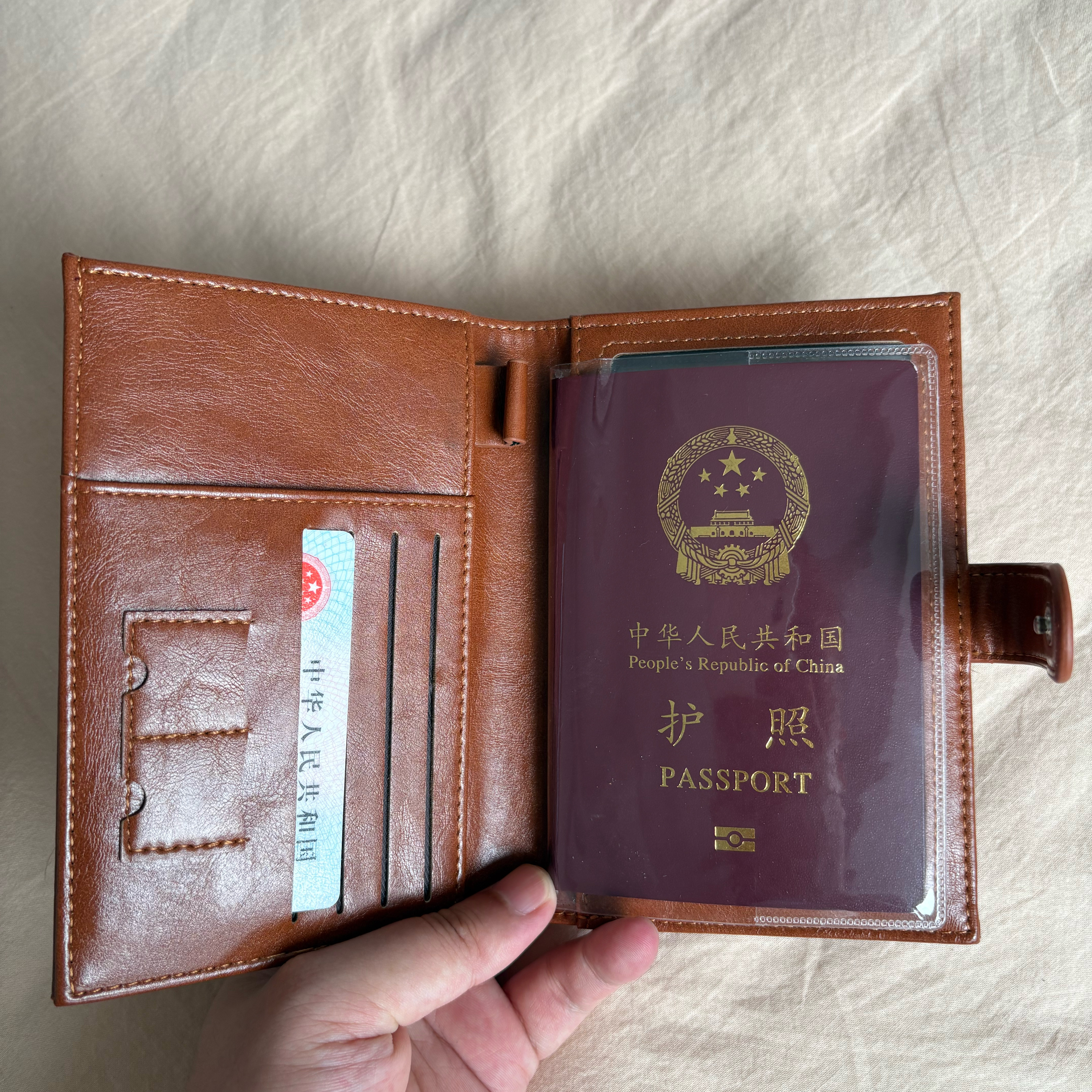 护照保护套加厚防水高级passport证件包磨砂透明旅行护照夹壳卡套,淘宝优惠券,粉丝福利购,淘宝优惠卷