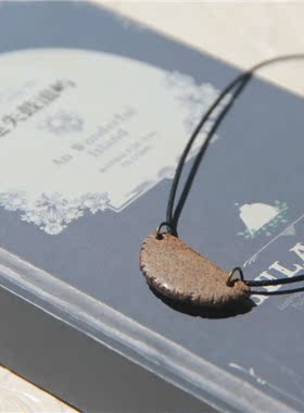 不规则文艺风花朵复古色皮质吊坠