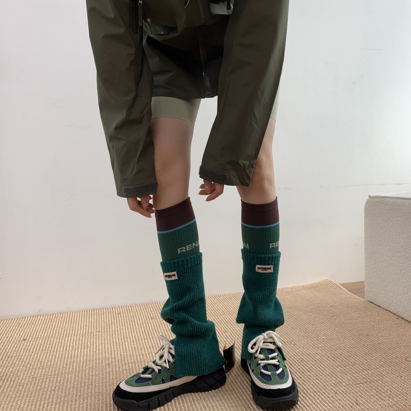 被羊毛温柔包裹 2025冬季绿色竖纹羊毛Yiss简约氛围感保暖袜套DF,淘宝优惠券,粉丝福利购,淘宝优惠卷