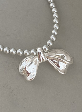 个性灵动蝴蝶结灰珍珠项链