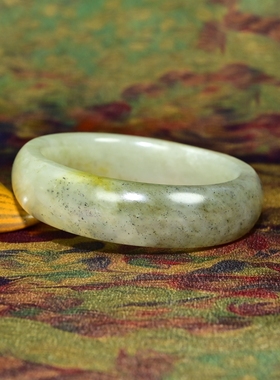 和田玉籽料手镯56MM青白飘青花