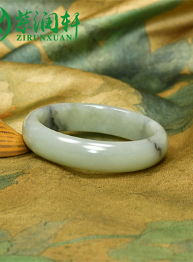 和田玉籽料青白飘青花正装手镯