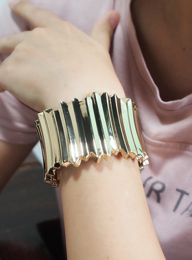 欧美金属铁丝夸张手镯女朋克镂空