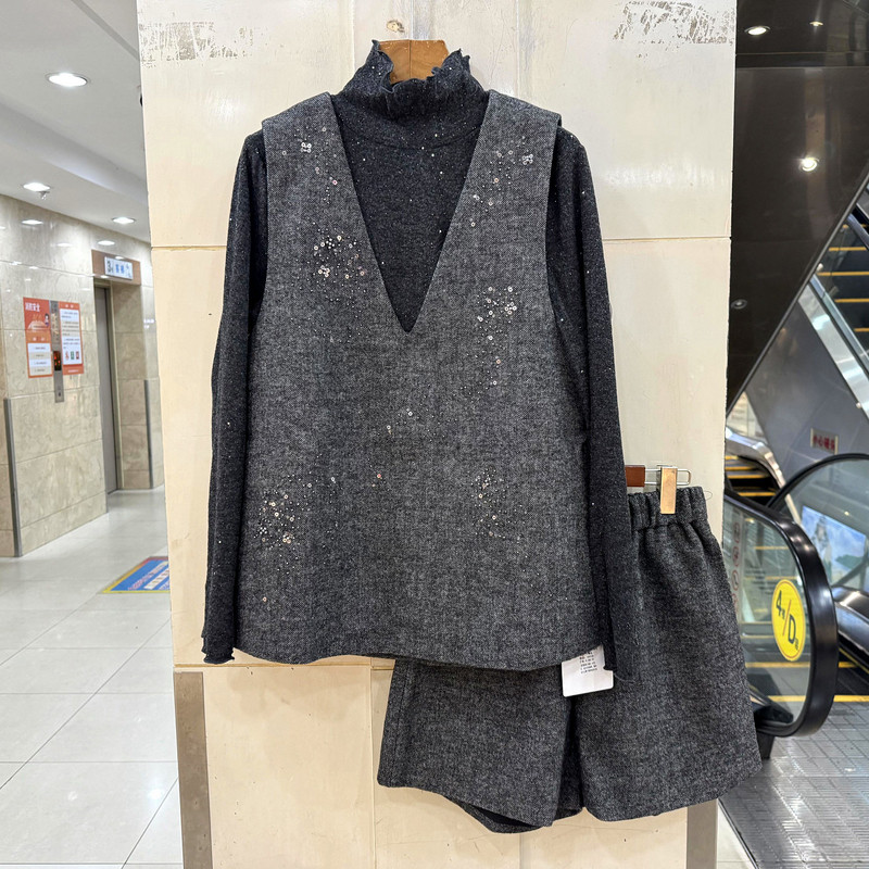 5122 高领亮片内搭+钉珠刺绣花羊毛马甲罩衫+松紧腰短裤三件套春,淘宝优惠券,粉丝福利购,淘宝优惠卷