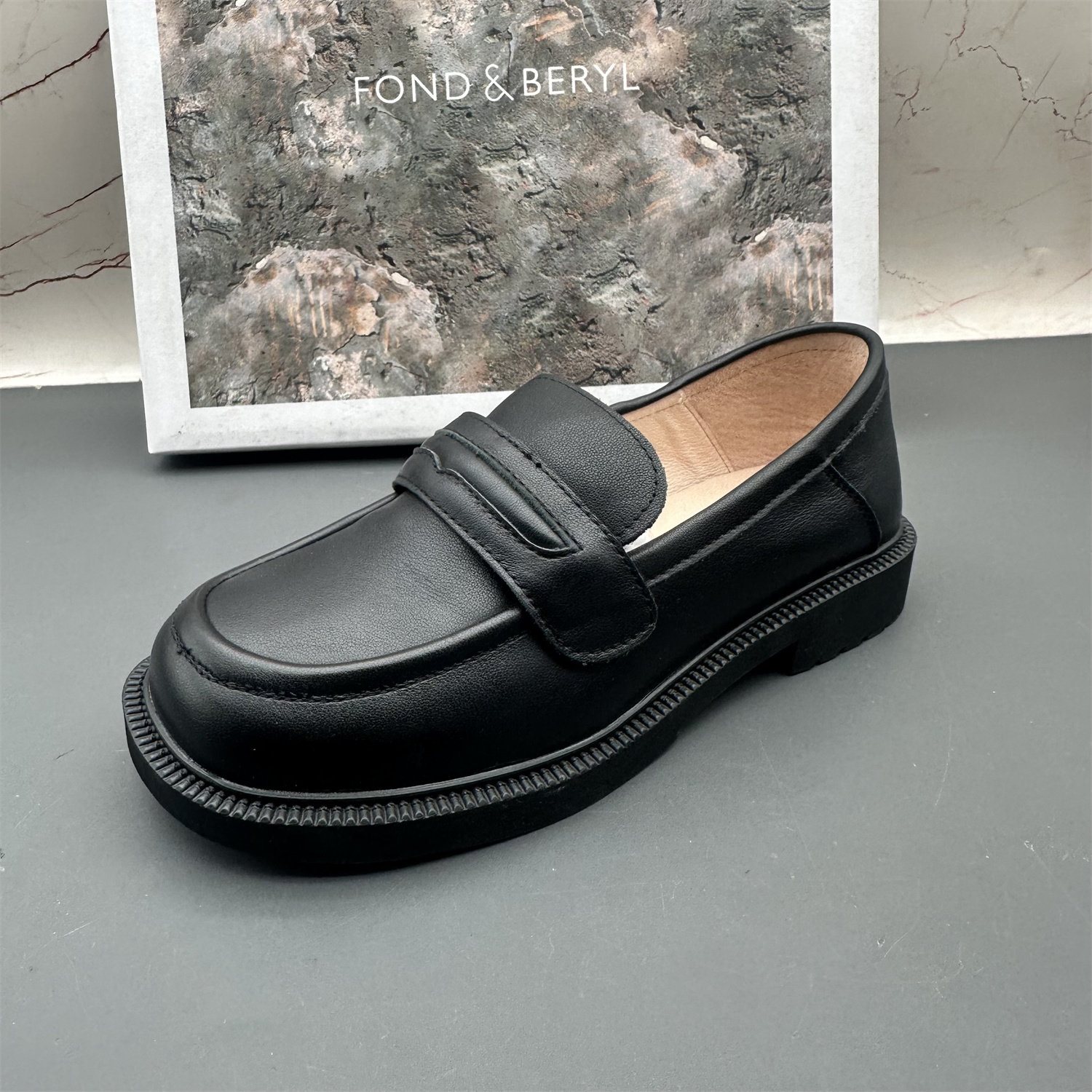 36码Fondberyl/菲伯丽尔撤柜断码牛皮女鞋防滑平跟中口圆头乐福鞋,淘宝优惠券,粉丝福利购,淘宝优惠卷