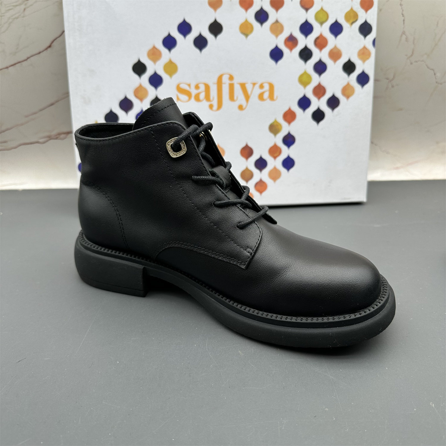 36码Safiya索菲娅撤柜处理牛皮女鞋平跟防滑圆头系带日常休闲短靴,淘宝优惠券,粉丝福利购,淘宝优惠卷