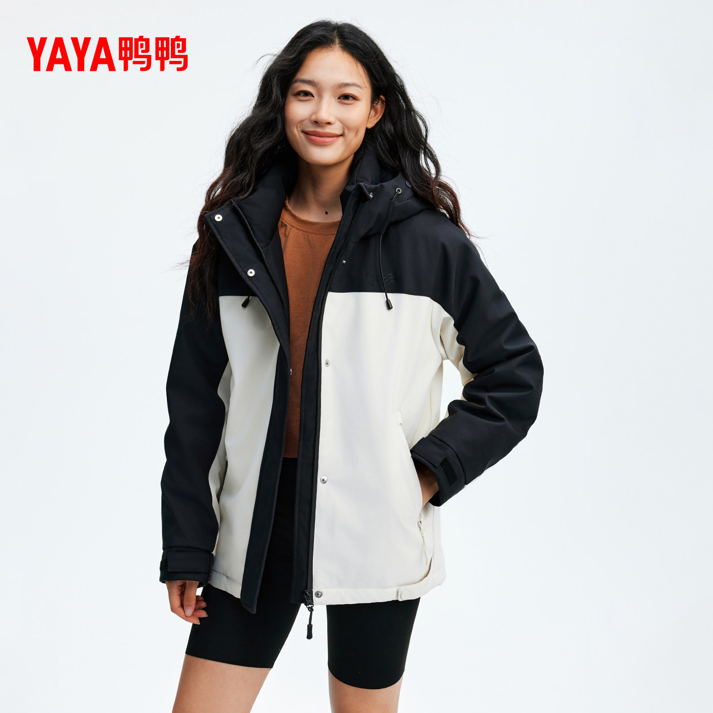 鸭鸭户外羽绒服女2025秋冬新品时尚拼色派克服短款连帽保暖外套J