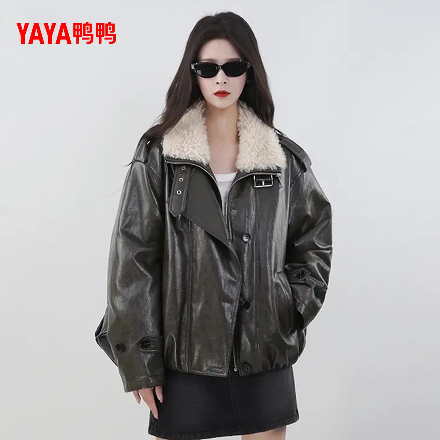 鸭鸭巴恩风羽绒服女2025冬季新款时尚百搭翻领PU皮保暖短款外套J