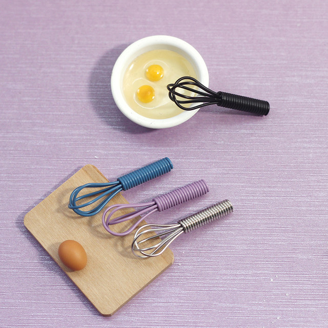 Mini manual egg beater compact miniature model