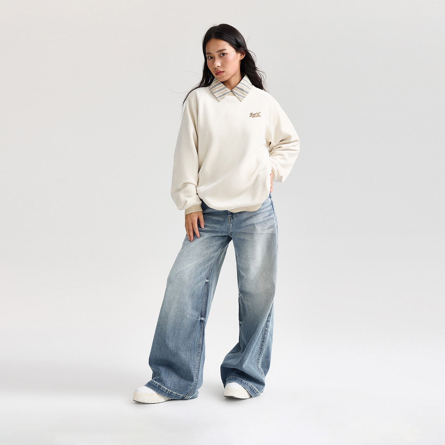 【张凌赫代言】Lee25秋冬新品舒适破洞设计复古浅蓝女阔腿牛仔裤,淘宝优惠券,粉丝福利购,淘宝优惠卷