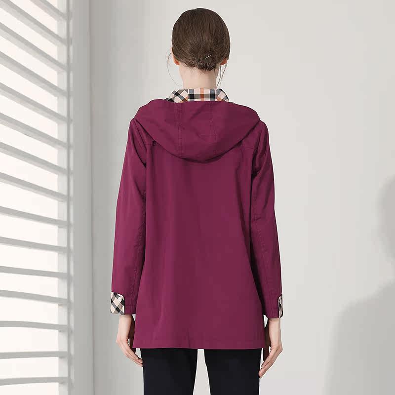 米兰登中老年女装妈妈装2020风衣 米兰登服饰中老年女装