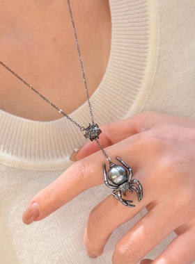 2026新款大溪地蜘蛛吊坠毛衣链男女高级个性本命年项链潮酷暗黑风