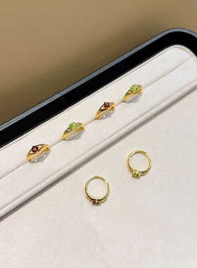 26新款方形天然橄榄石金色闪钻石榴石拉丝戒指女精致个性小众指环