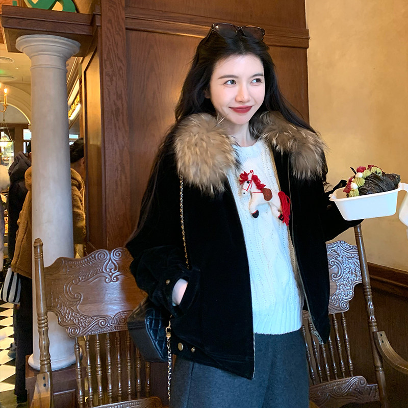 渔小平 伦敦日记 平平绒加绒环保毛领短外套女黑色仿皮草保暖外套,淘宝优惠券,粉丝福利购,淘宝优惠卷