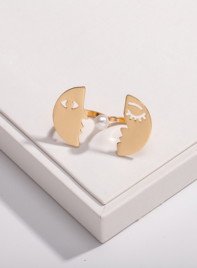 日韩风珍珠脸谱街拍戒指