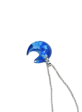 跨境简约夜光项链蓝天白云森系透明月亮树脂吊坠 创意锁骨链