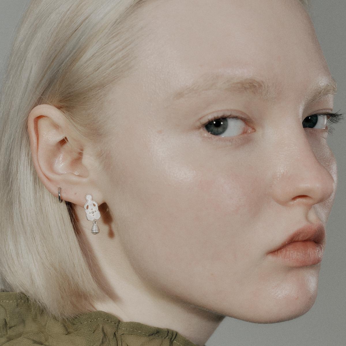 SALE E PEPE 胡椒盐 纯银冥想人吊坠耳环 - 图2