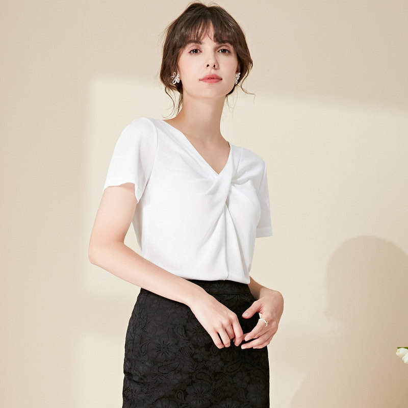 名人瑞裳2021夏季新款针织v领t恤 名人瑞裳毛针织衫