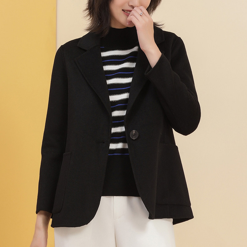 名人瑞裳冬季新款2019流行短款毛呢 名人瑞裳毛呢外套