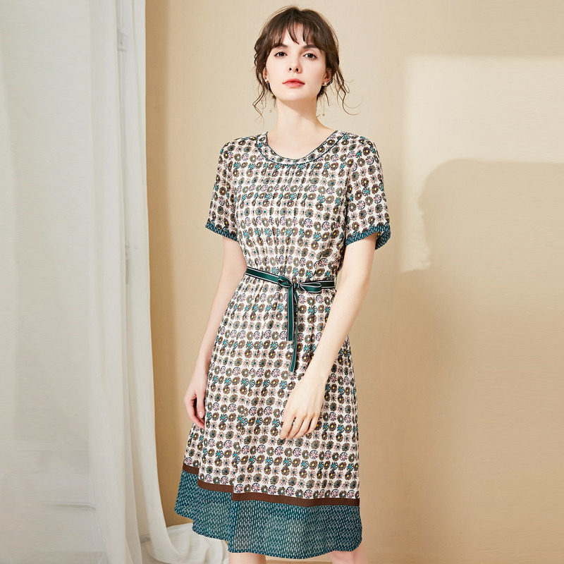 名人瑞裳2020年碎花中长款夏连衣裙 名人瑞裳连衣裙