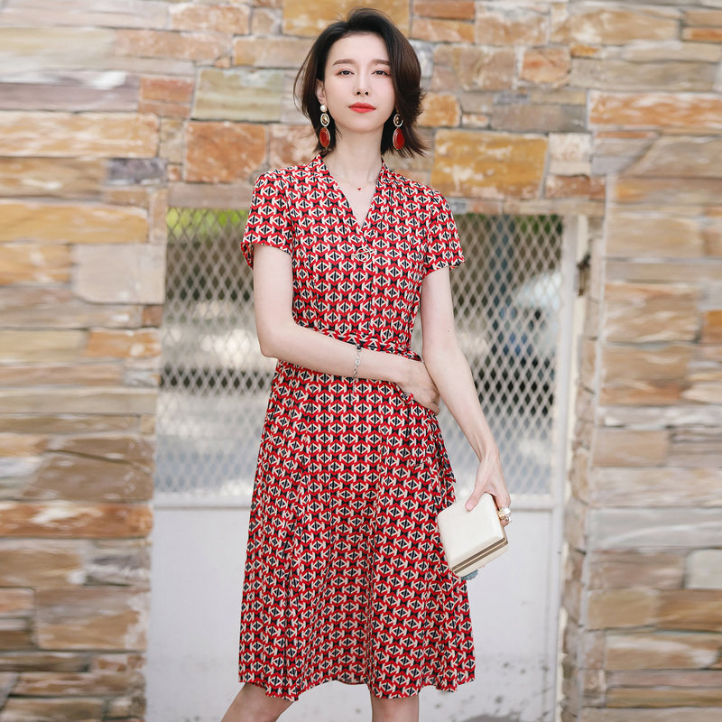 名人瑞裳2018夏季新款v领印花裙子 名人瑞裳连衣裙