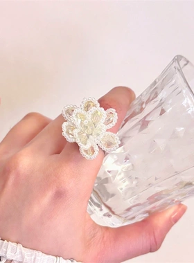 新款2025年粉色花朵水晶戒指女指环适合春天的手饰度假风