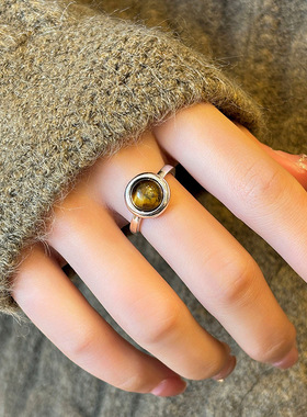 美拉德风圆形虎眼石戒指女复古小众设计高级感琥珀色黑玛瑙食指环