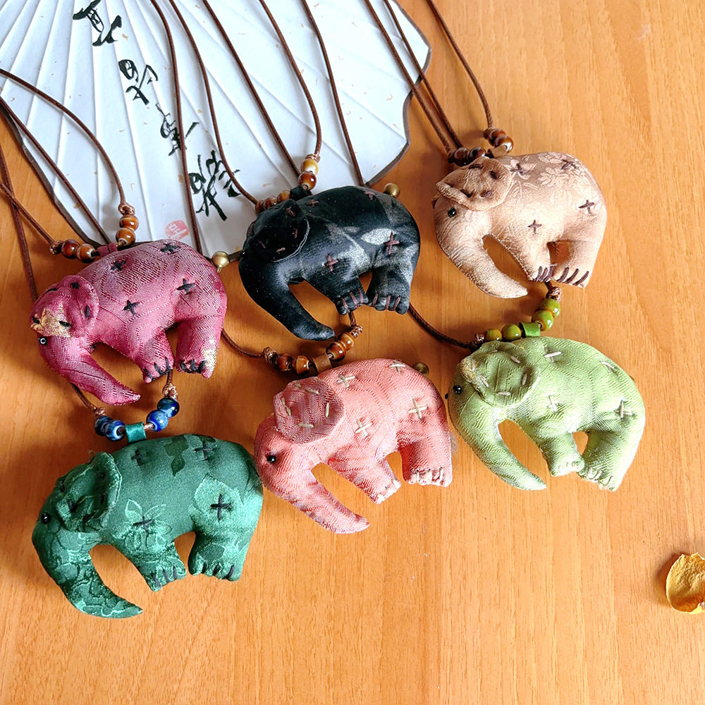 原创手工设计香云纱项链挂件小象吊坠复古大方高级感链子挂饰,淘宝优惠券,粉丝福利购,淘宝优惠卷